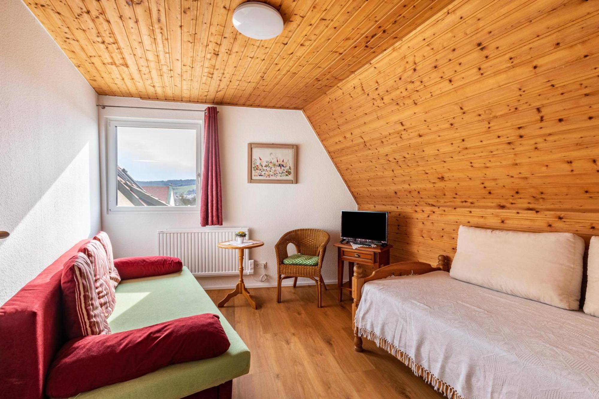 Apartmenthaus Ferienwohnungen Sila Вайнштадт Екстер'єр фото
