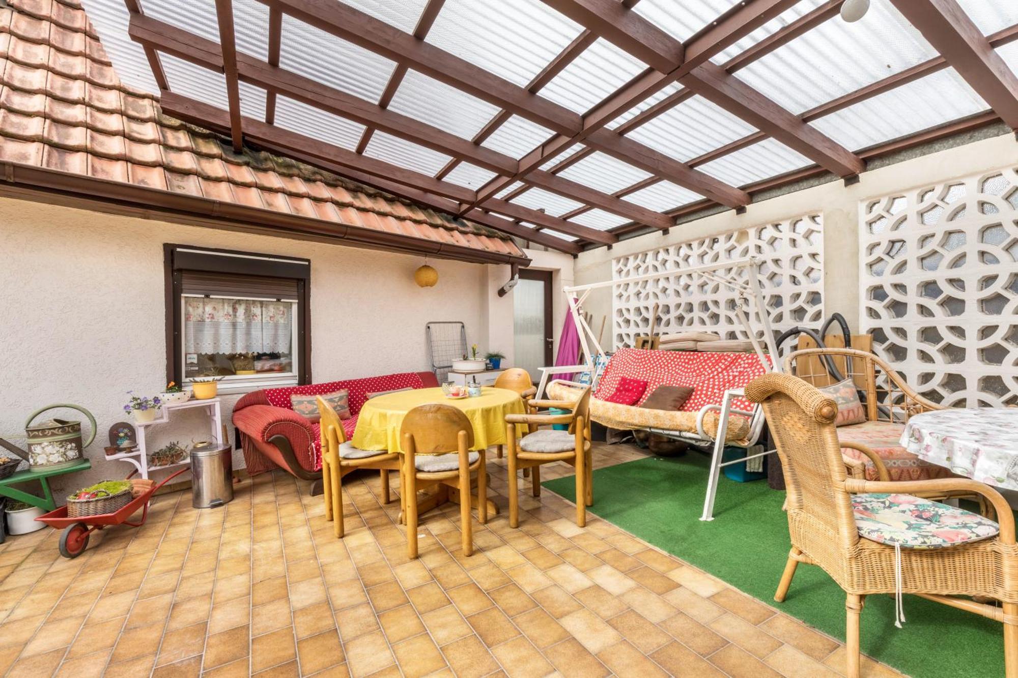 Apartmenthaus Ferienwohnungen Sila Вайнштадт Екстер'єр фото