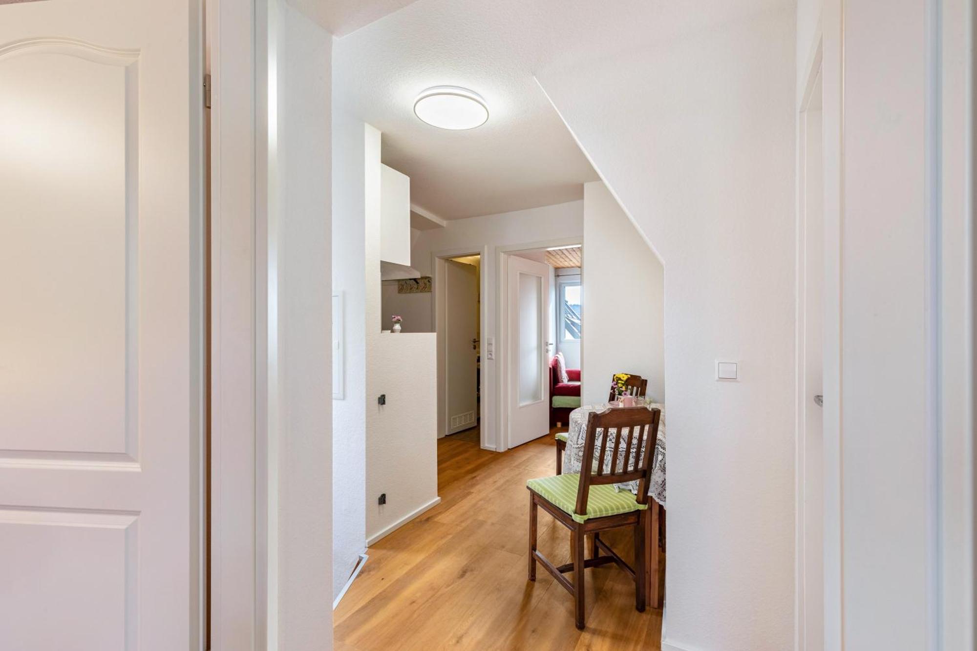 Apartmenthaus Ferienwohnungen Sila Вайнштадт Екстер'єр фото
