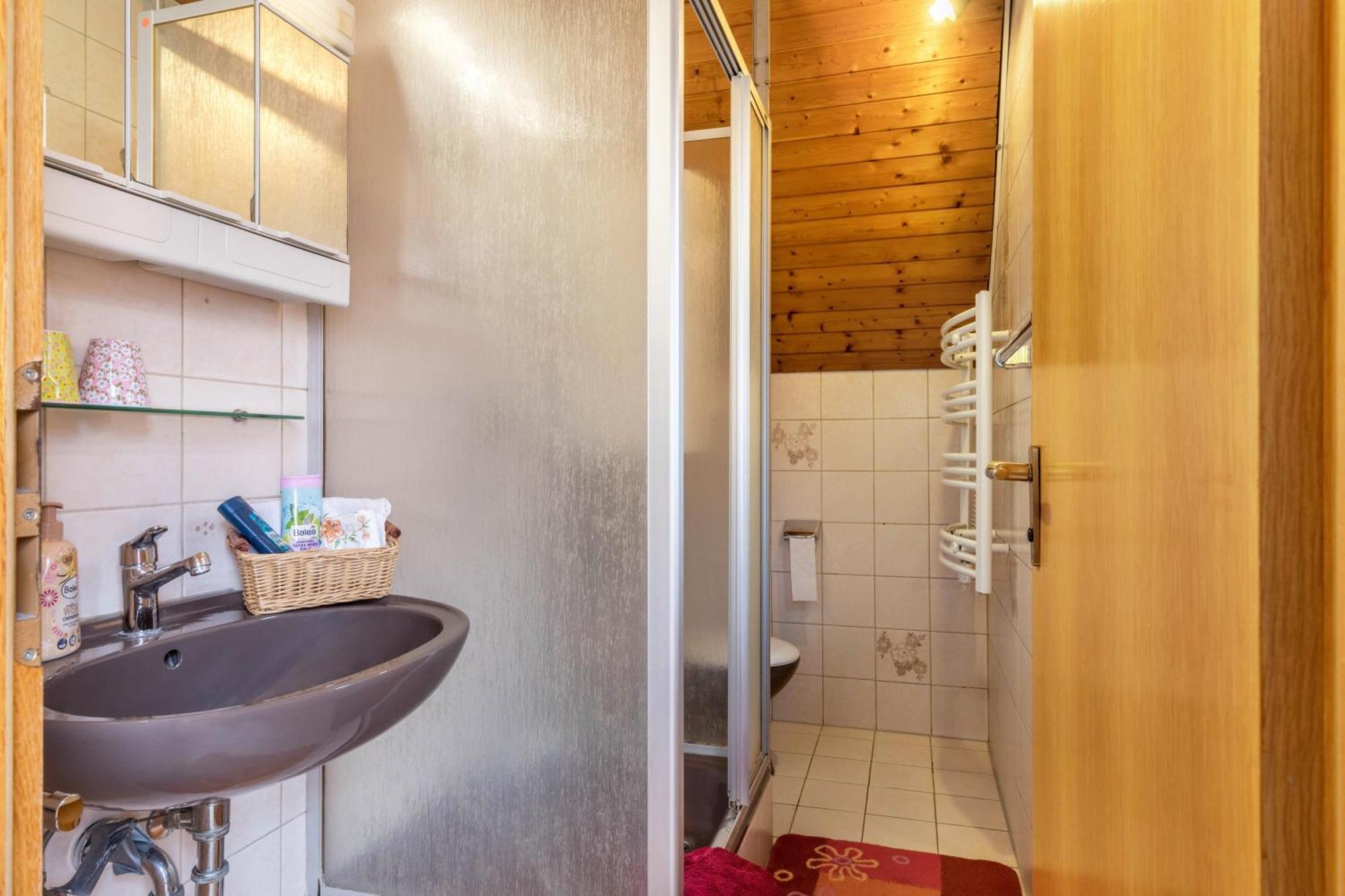 Apartmenthaus Ferienwohnungen Sila Вайнштадт Екстер'єр фото