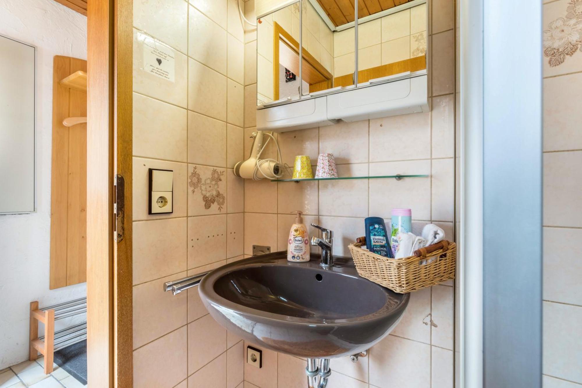 Apartmenthaus Ferienwohnungen Sila Вайнштадт Екстер'єр фото