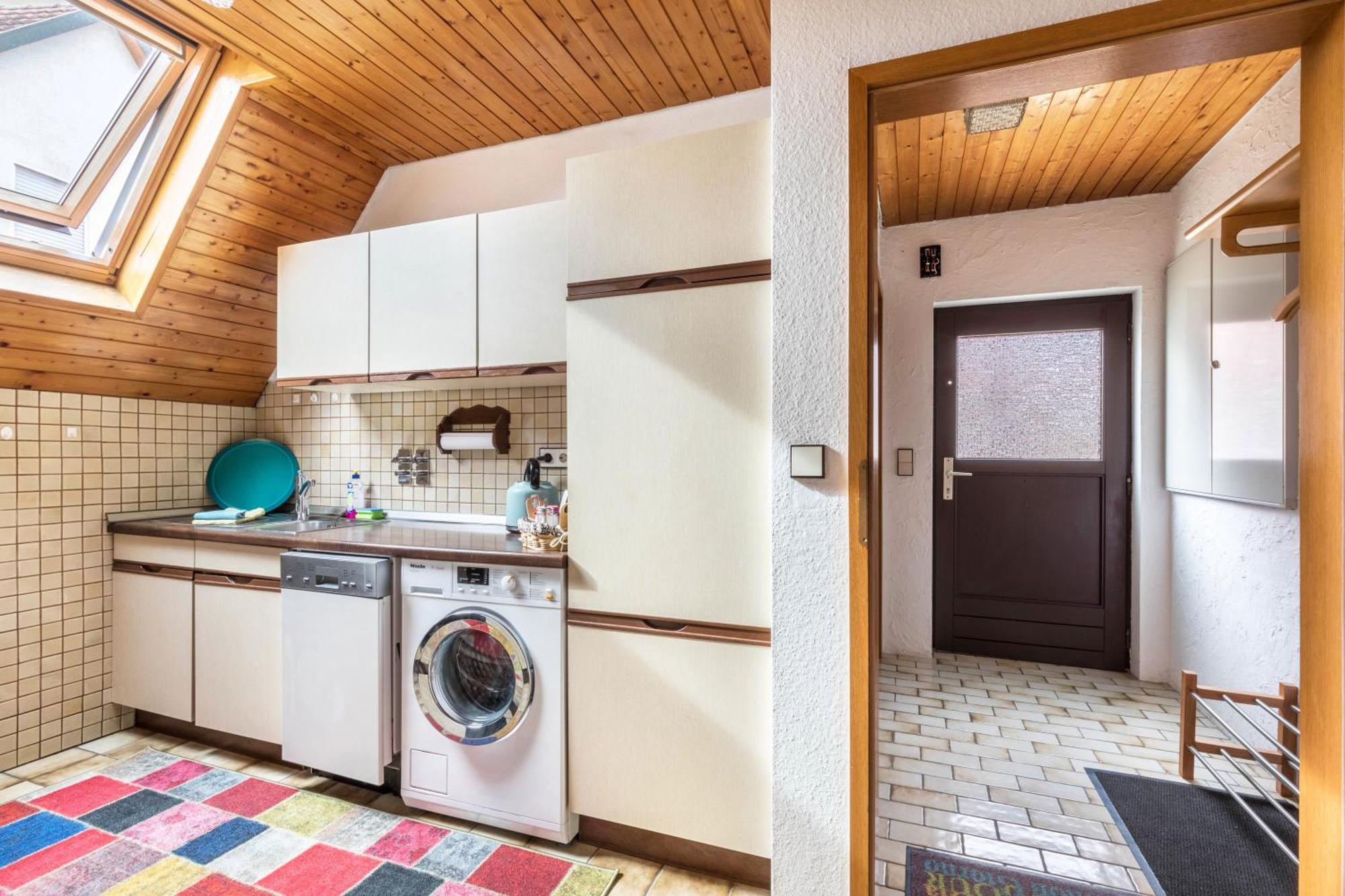 Apartmenthaus Ferienwohnungen Sila Вайнштадт Екстер'єр фото